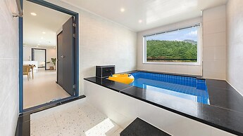 Gapyeong Haneul Sanchaek Poolvilla Pensi