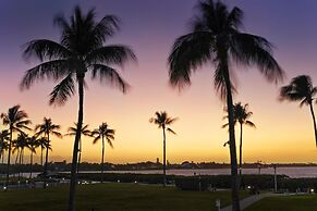 Waterfront Luxury Villa With Sunset Views And Boat Slip 3 Bedroom Town