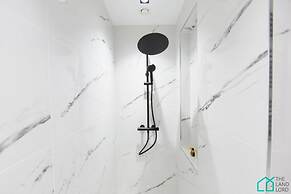 Sunset 203 Luxury apt With Gym in Lac1