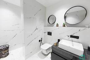 Sunset 203 Luxury apt With Gym in Lac1