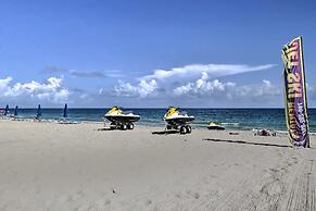Luxe Beachfront Ft Lauderdale Resort Condo W/ Pool 1 Bedroom Apts by R