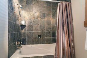 Lux Home W/ Gas Fireplace, Hot Tub, 8 Min To Lift 7 Bunk Room For Kids