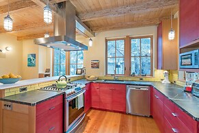 Sun-filled Sunnyside Home On North Fir St Eco-friendly Home Peace & Pr