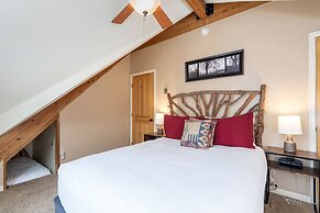 Huge Riverfront Deck + Walk Everywhere Viking Lodge 100a 3 Bedroom Con