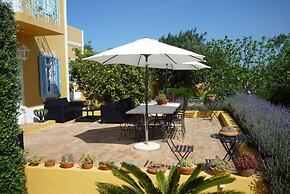 Quinta Amarela XL by Portucasa