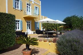 Quinta Amarela XL by Portucasa