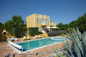 Quinta Amarela XL by Portucasa