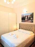 Elegant Apartment in Parliament Square