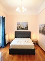 Elegant Apartment in Parliament Square