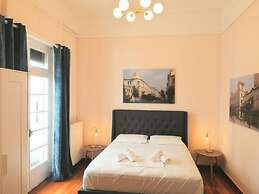 Elegant Apartment in Parliament Square