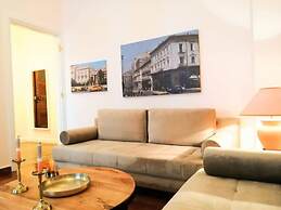 Elegant Apartment in Parliament Square