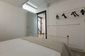 3158 Sterlizia House by Barbarhouse