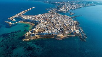 3158 Sterlizia House by Barbarhouse