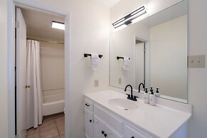 Space For All! Close To Lift 7, Fireplace, Hot Tub 3 Bedroom Condo by 