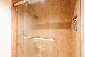 Space For All! Close To Lift 7, Fireplace, Hot Tub 3 Bedroom Condo by 