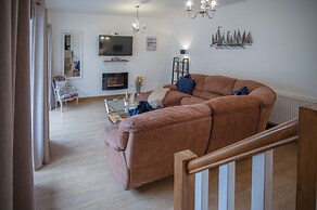Fletcher Coach House - 3 Bedroom Cottage - Pendine