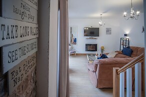 Fletcher Coach House - 3 Bedroom Cottage - Pendine