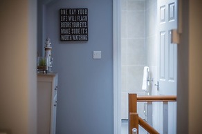 Fletcher Coach House - 3 Bedroom Cottage - Pendine