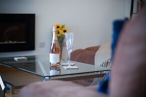 Fletcher Coach House - 3 Bedroom Cottage - Pendine