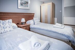 Fletcher Coach House - 3 Bedroom Cottage - Pendine