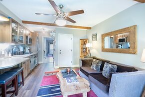 Ground Floor W/ River Trail Patio + Walk To Chair 7! Viking Lodge 116 