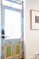 Mountain Luxury At Historic Twin Bricks On South Oak. Brand New Remode