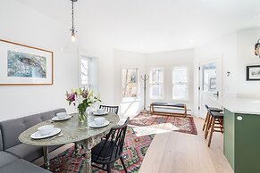 Mountain Luxury At Historic Twin Bricks On South Oak. Brand New Remode