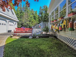 Picturesque Island Cottage 2 Bedroom Home by RedAwning