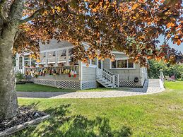 Picturesque Island Cottage 2 Bedroom Home by RedAwning