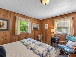 Picturesque Island Cottage 2 Bedroom Home by RedAwning