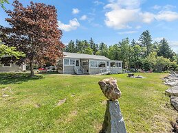 Picturesque Island Cottage 2 Bedroom Home by RedAwning