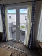 Stunning 2-bed Caravan in Prestatyn dog Friendly
