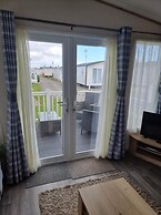 Stunning 2-bed Caravan in Prestatyn dog Friendly