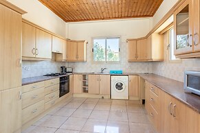 Villa Aristotle in Peyia