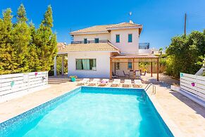 Villa Aristotle in Peyia