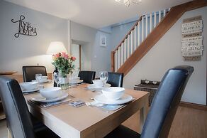 Rose Coach House - 3 Bedroom Cottage - Pendine