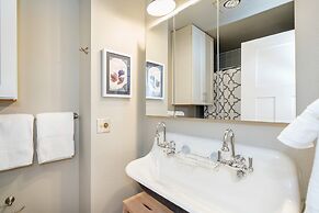 Stylish Convenience! Short Walk To Lifts, Gondola, Main St. @ Fall Lin