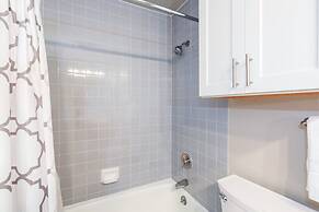 Stylish Convenience! Short Walk To Lifts, Gondola, Main St. @ Fall Lin