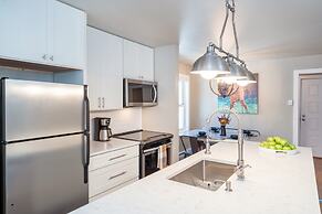 Stylish Convenience! Short Walk To Lifts, Gondola, Main St. @ Fall Lin