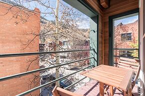 Stylish Convenience! Short Walk To Lifts, Gondola, Main St. @ Fall Lin