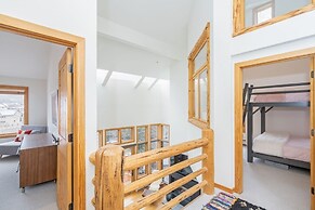 Mountain Village Panoramic Views, Hot Tub, Fireplace 3 Bedroom Townhou