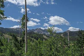 Mountain Village Panoramic Views, Hot Tub, Fireplace 3 Bedroom Townhou