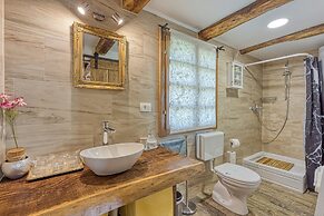 Rural House With Wellness
