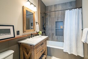 Back Door Ski In/out Fireplace, Hot Tub, Huge Views Alpine Luxury At C