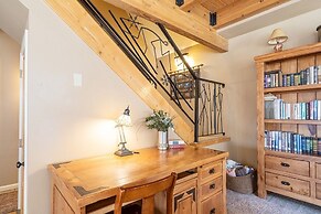 Giant Riverfront Deck W Grill, Tons Of Space @ Viking Lodge 100ab 4 Be