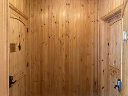 Giant Riverfront Deck W Grill, Tons Of Space @ Viking Lodge 100ab 4 Be