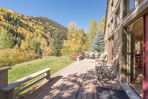 Giant Riverfront Deck W Grill, Tons Of Space @ Viking Lodge 100ab 4 Be