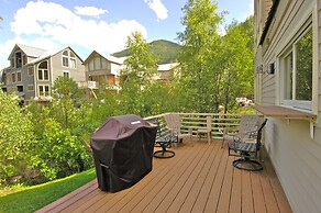Giant Riverfront Deck W Grill, Tons Of Space @ Viking Lodge 100ab 4 Be