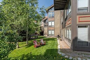 West End Walk To Lift 7 Hot Tub, Parking, Open Kitchen + Living Space 