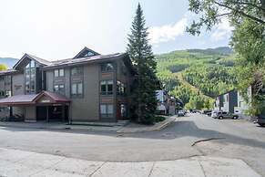 West End Walk To Lift 7 Hot Tub, Parking, Open Kitchen + Living Space 